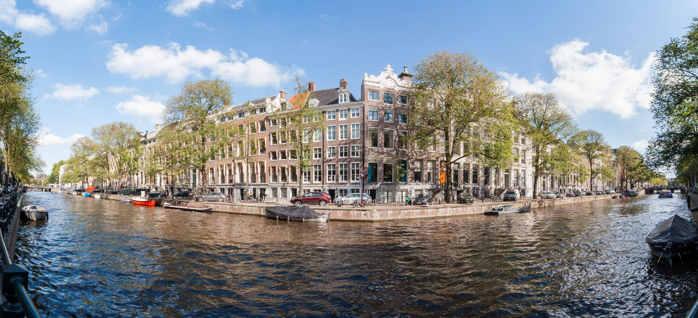 Panorama van monumentale panden in Amsterdam
